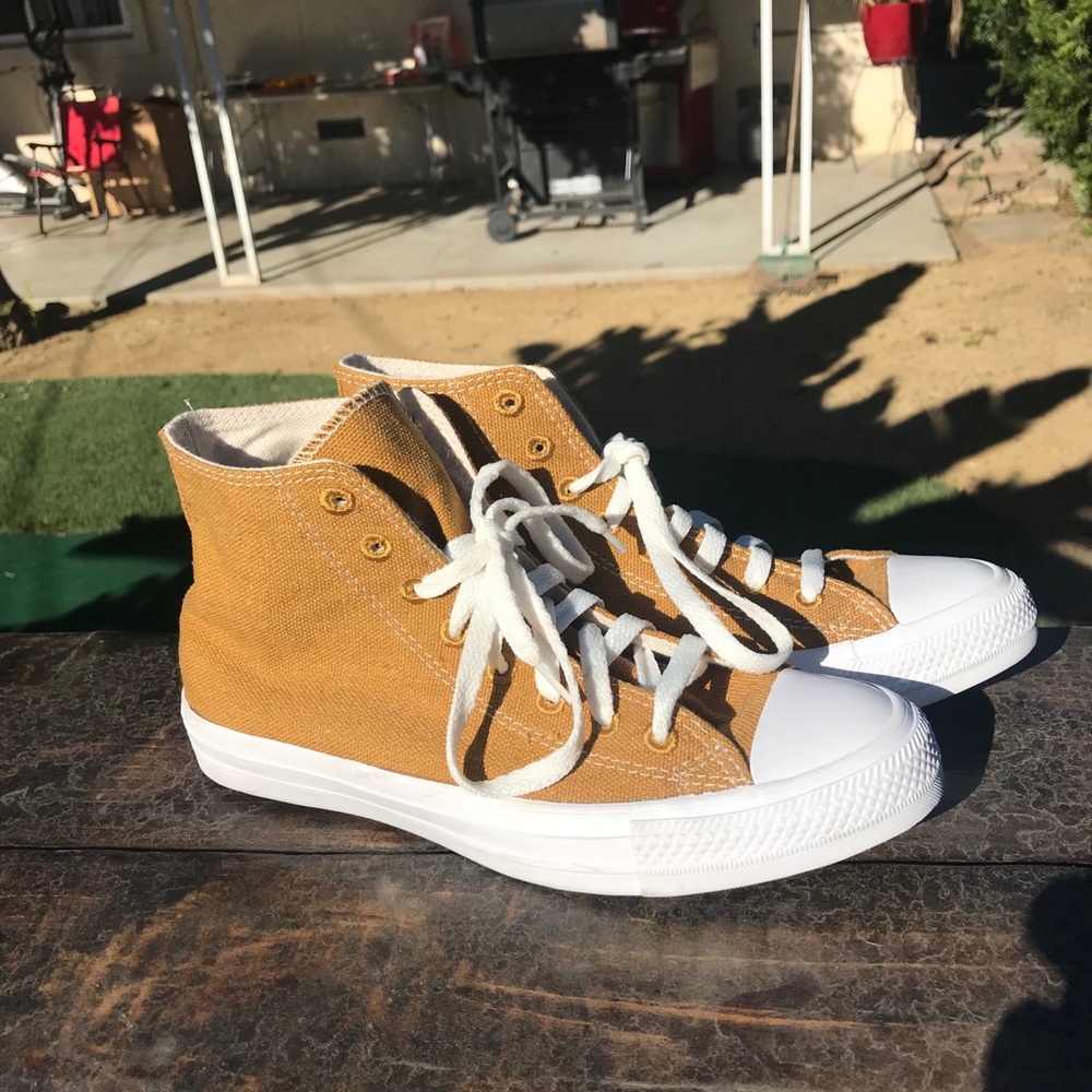 Converse yellow hightop Renew